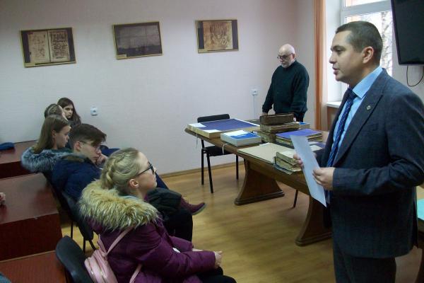 Пад час знаёмства з фондамі і гісторыяй НГАБ